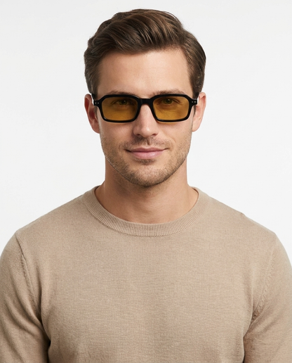 Modelo masculino usando Gafas Bilbao Marron