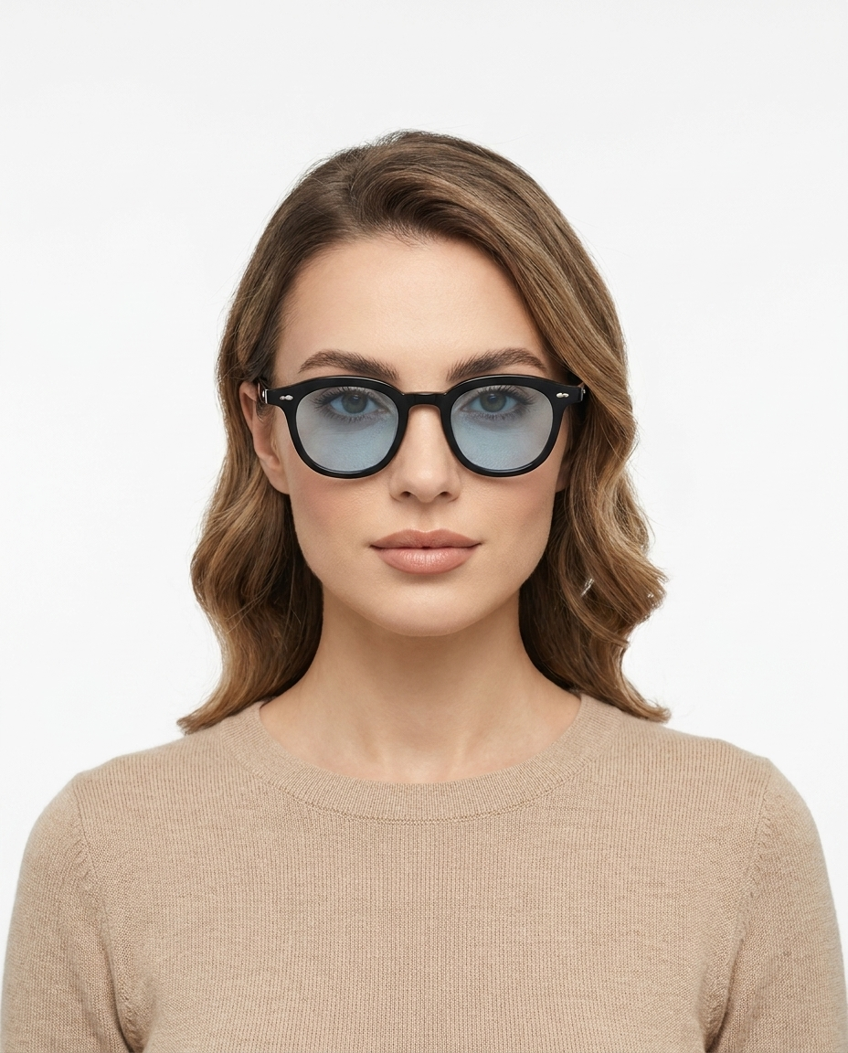 Modelo feminina usando Gafas Binni Azul