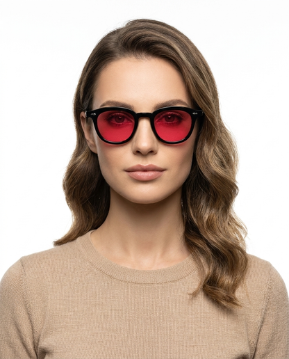 Modelo feminina usando Gafas Binni Rojo
