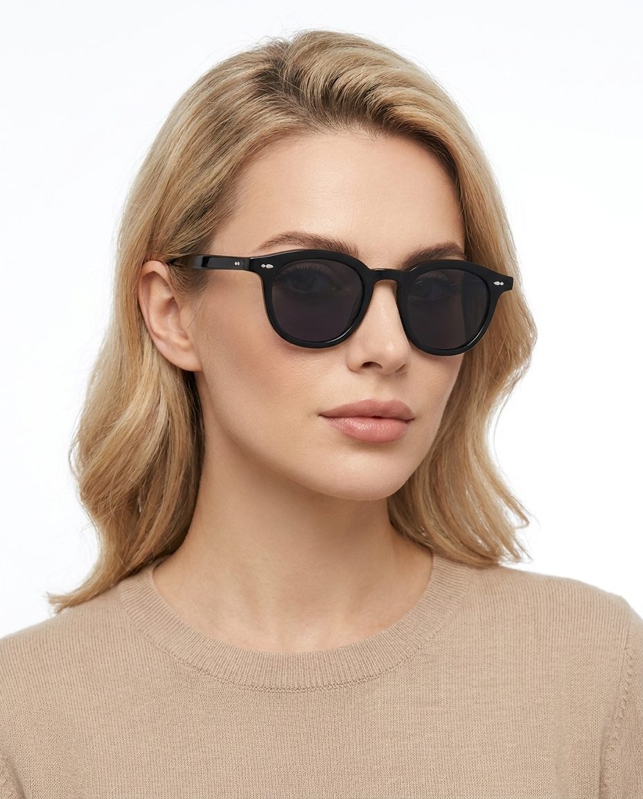 Modelo feminina usando Gafas Binni Negro