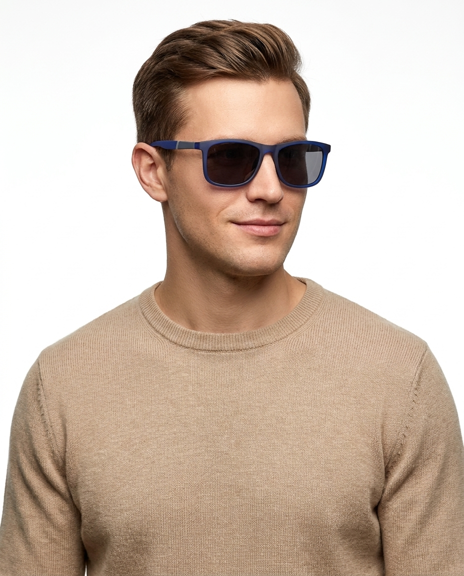 Modelo masculino usando Gafas Bondi Azul Oscuro