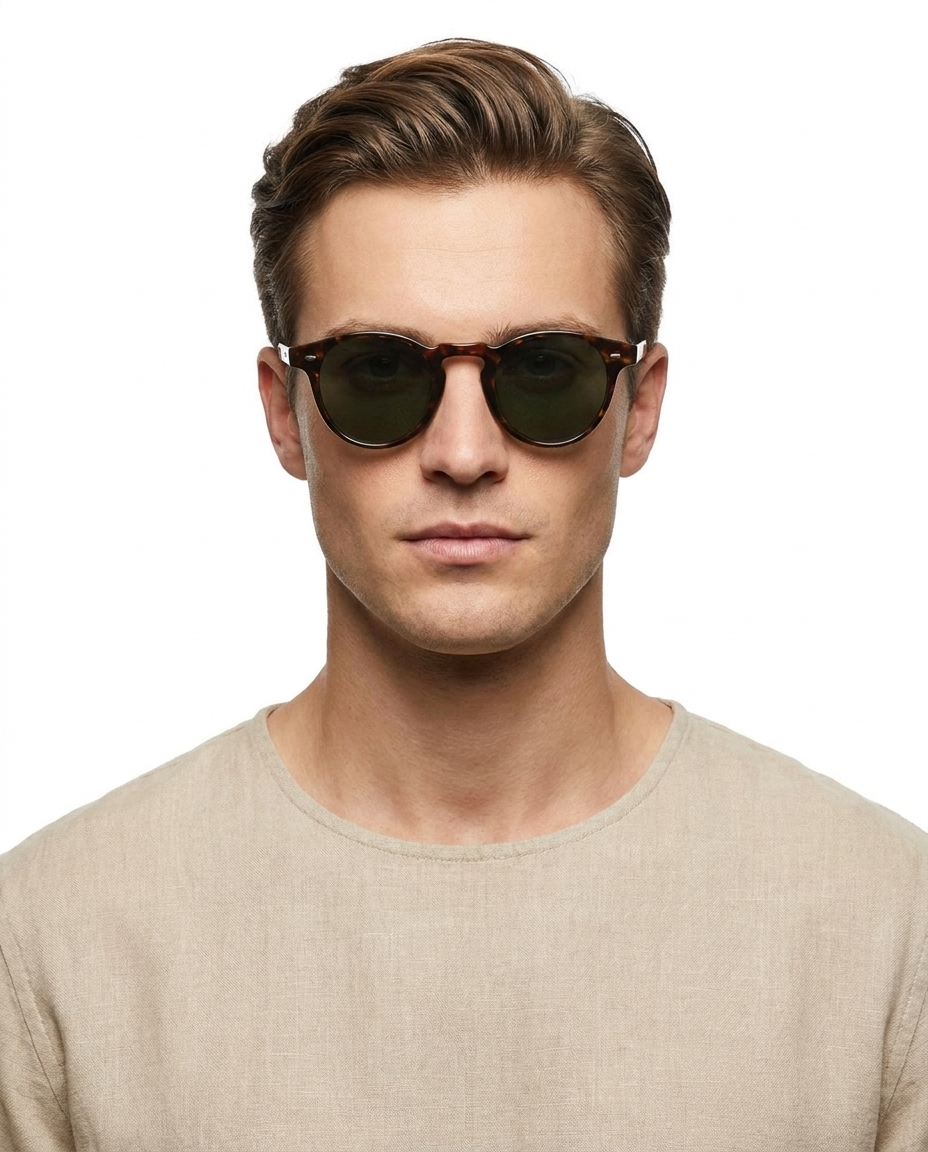 Modelo masculino usando Gafas de Sol Aurora Tortuga Verde