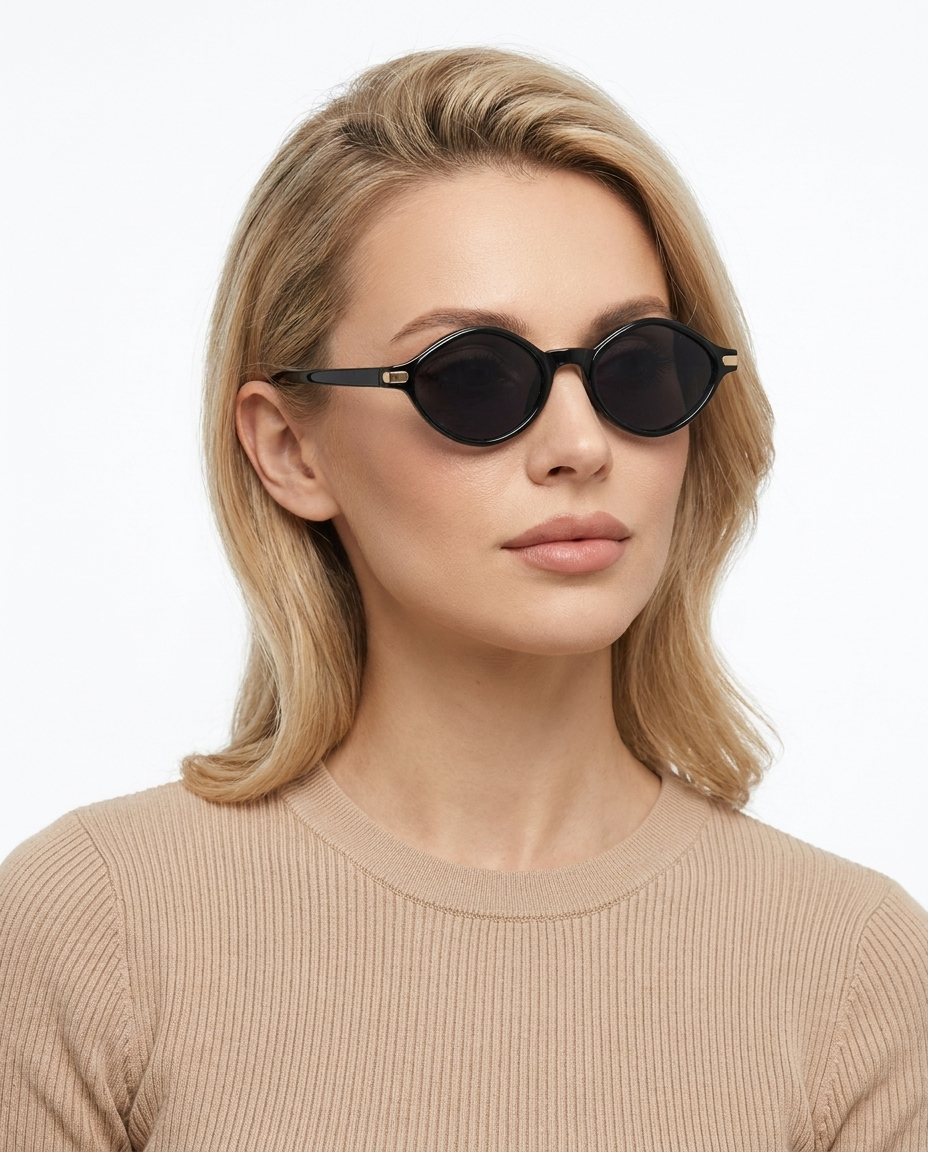 Modelo feminina usando Gafas de Sol Candela Negro Negro