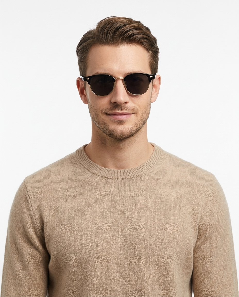 Modelo masculino usando Gafas de Sol Isabel Dorado Negro