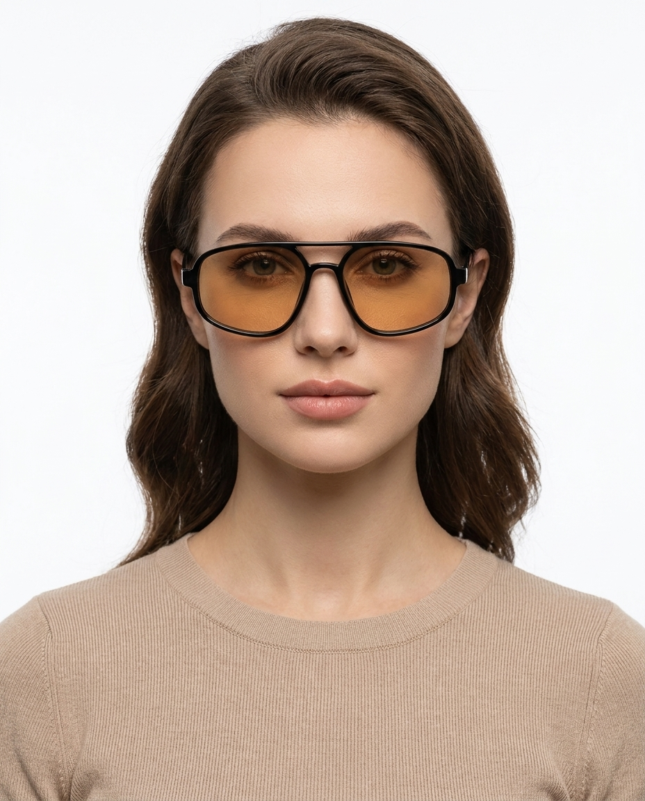 Modelo feminina usando Gafas de Sol Noelia Negro Marron