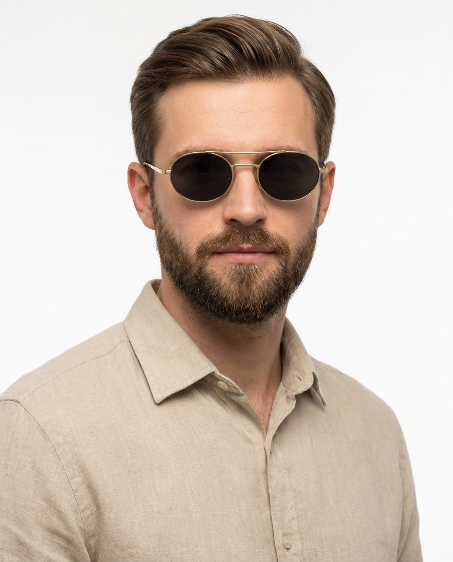 Modelo masculino usando Gafas de Sol Prea Dourado Negro