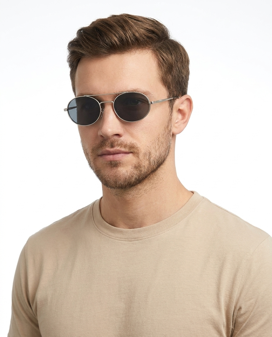 Modelo masculino usando Gafas de Sol Prea Plateado Negro
