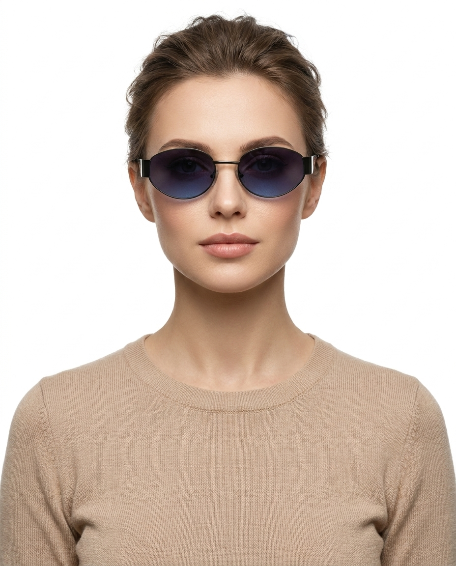 Modelo feminina usando Gafas de Sol Valentina Negro Degradado