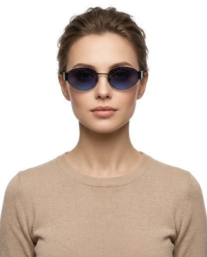 Modelo feminina usando Gafas de Sol Valentina Negro Degradado