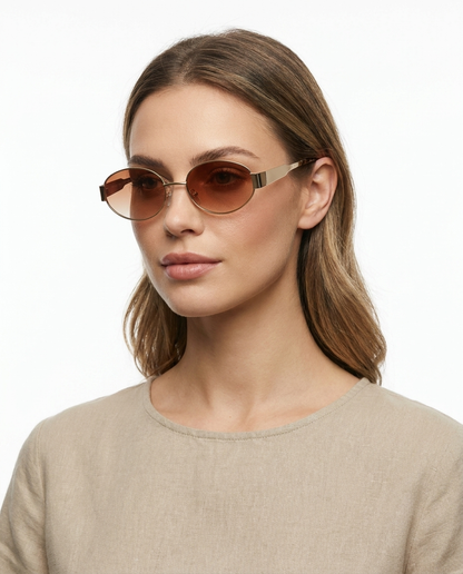 Modelo feminina usando Gafas de Sol Valentina Dorado Marron