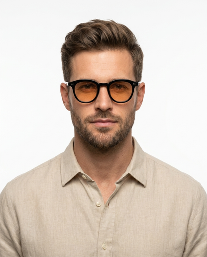 Modelo masculino usando Gafas de Sol Valentina Rose Degradado