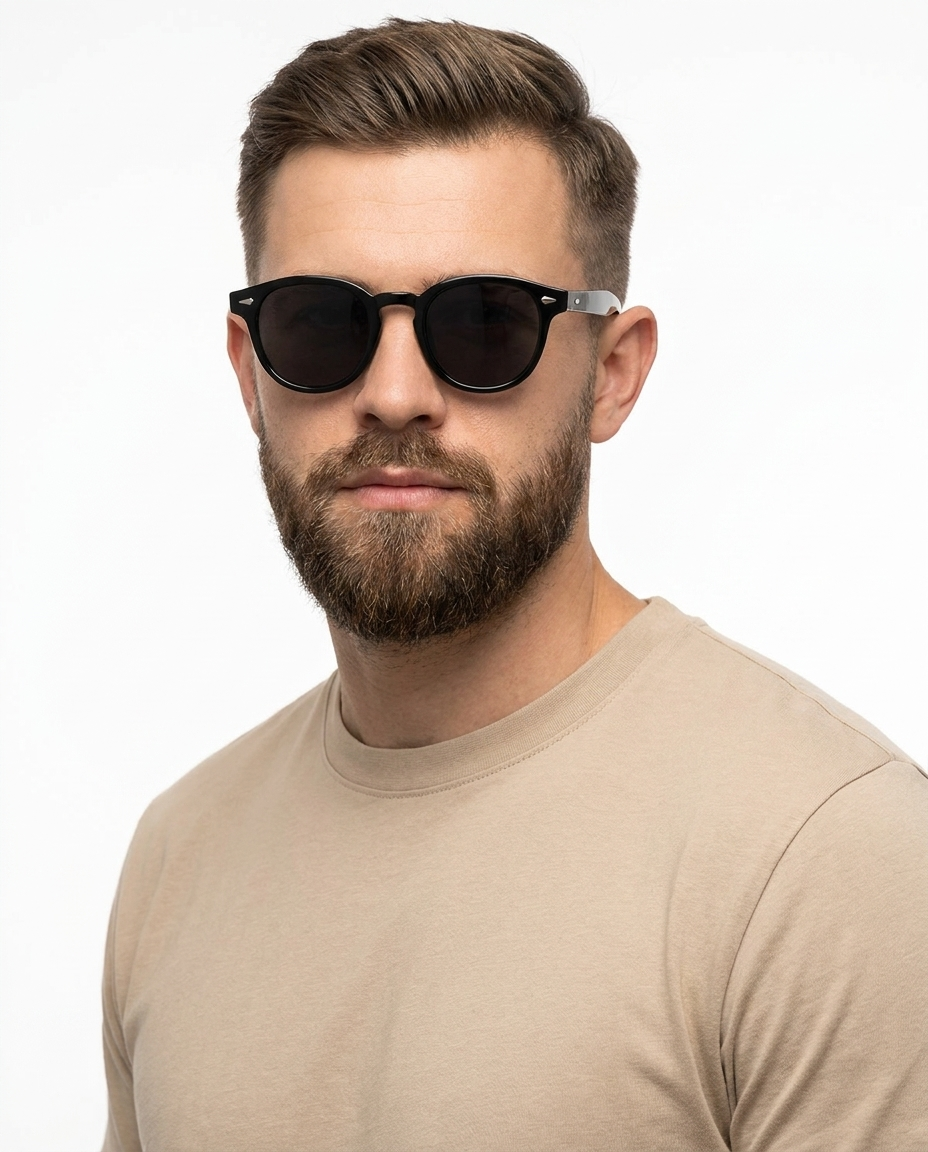 Modelo masculino usando Gafas de Sol Zahara Negro Negro