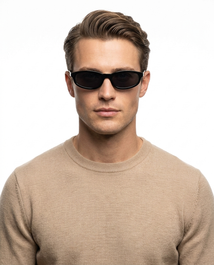 Modelo masculino usando Gafas Eros Negro