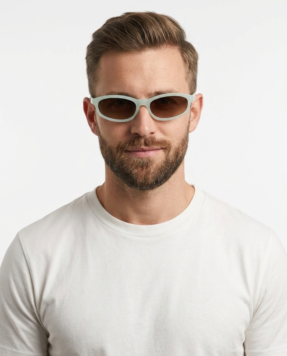 Modelo masculino usando Gafas Eros Blanco