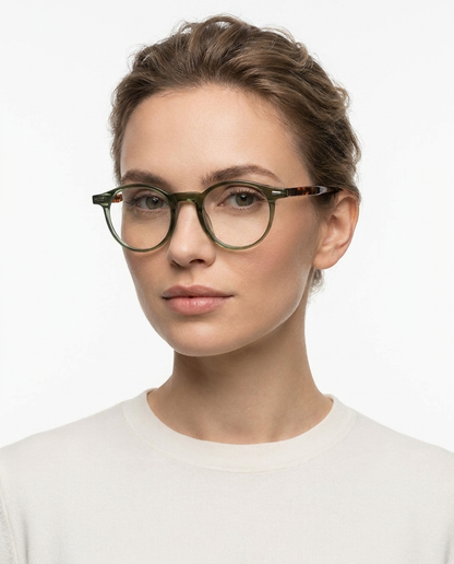 Modelo feminina usando Gafas Kael Verde