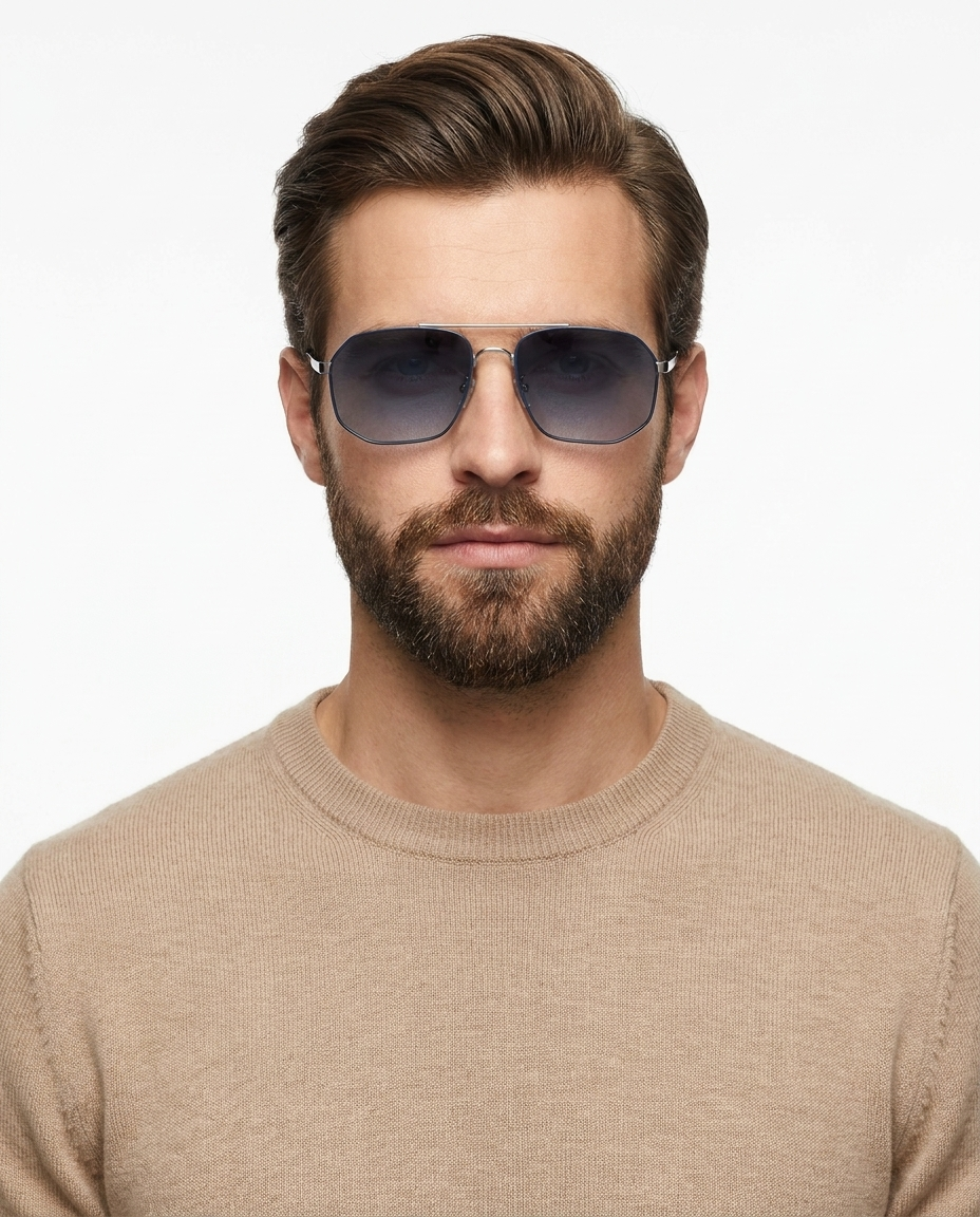 Modelo masculino usando Gafas Kelm Plomo