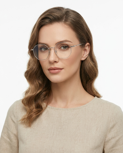 Modelo feminina usando Gafas Lae Plata