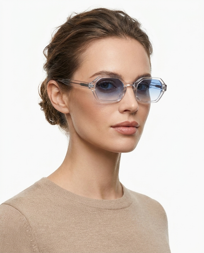 Modelo feminina usando Gafas Mar Transparente