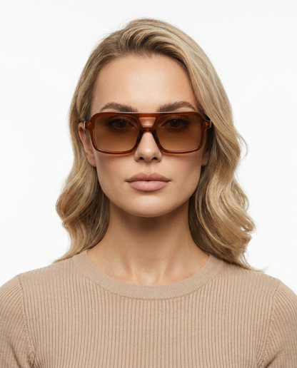 Modelo feminina usando Gafas Neo Marron