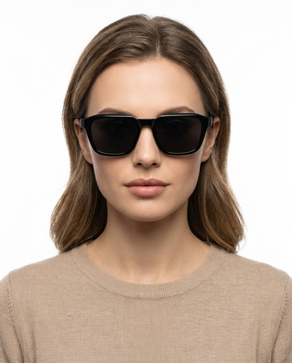 Modelo feminina usando Gafas Nolan Negro